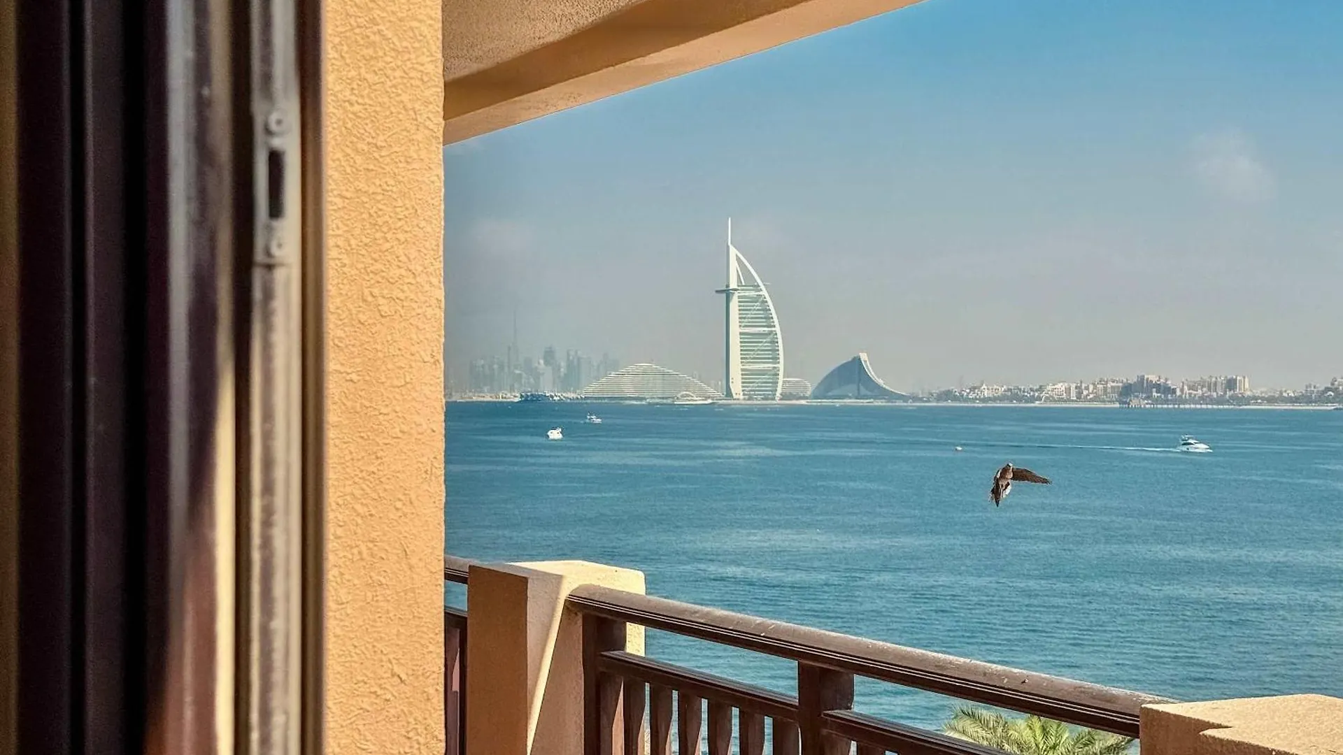 Oceanfront 2Br Apartment With Perfect Views Dubai