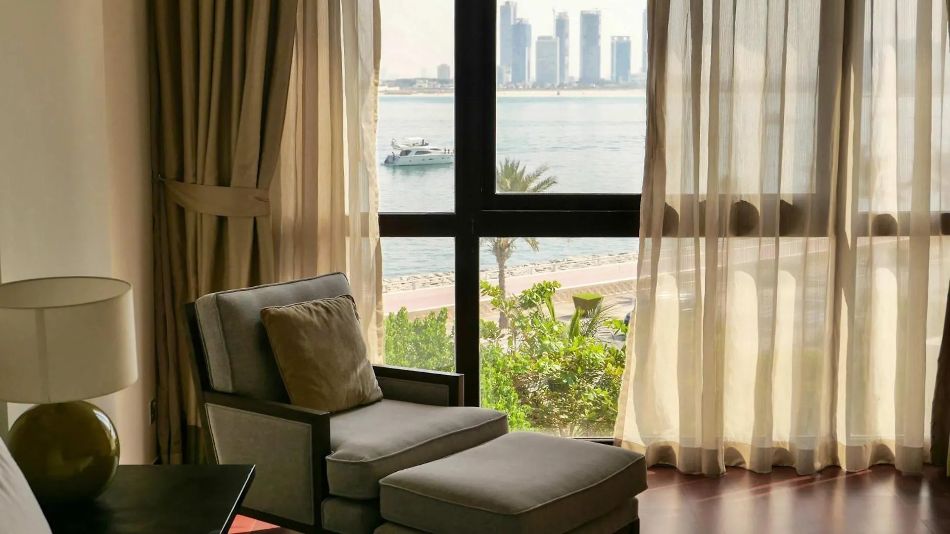 Oceanfront 2Br Apartment With Perfect Views Dubai