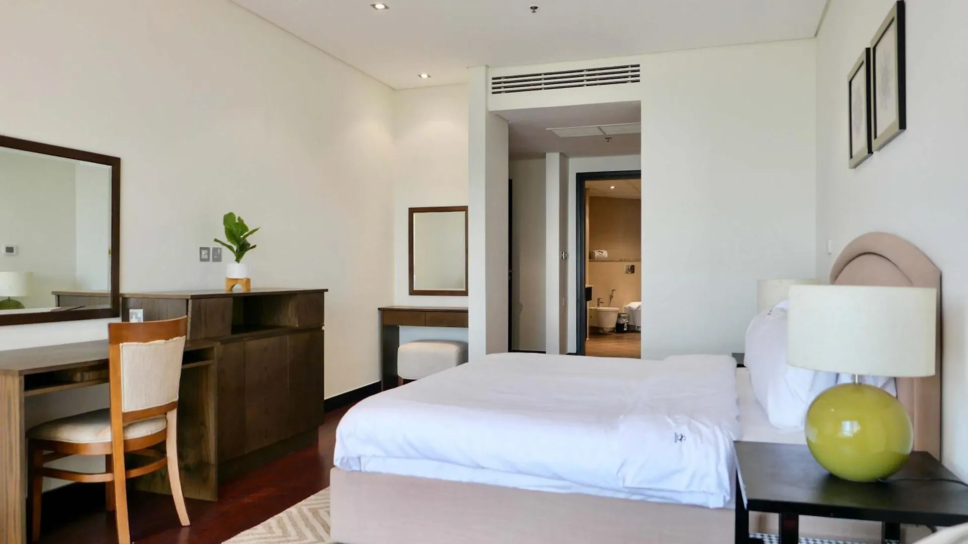 Oceanfront 2Br Apartment With Perfect Views Dubai