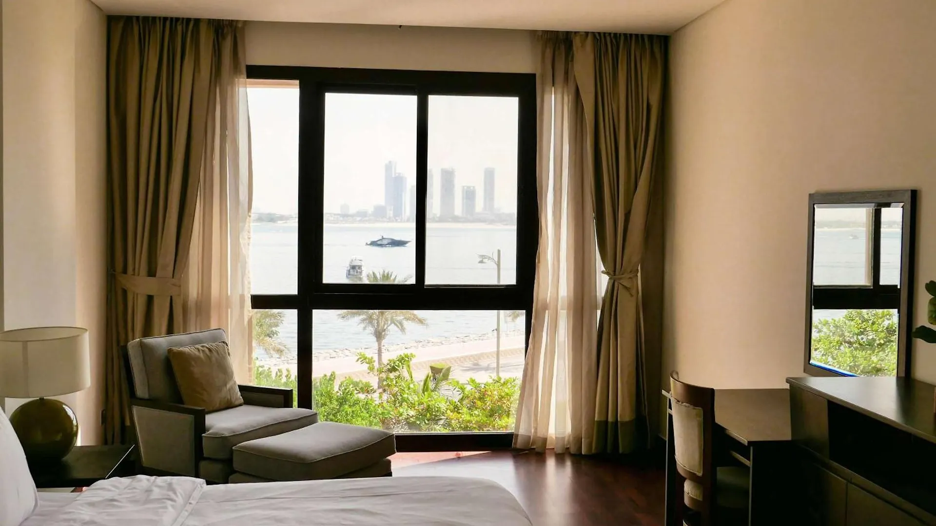 Oceanfront 2Br Apartment With Perfect Views Dubai