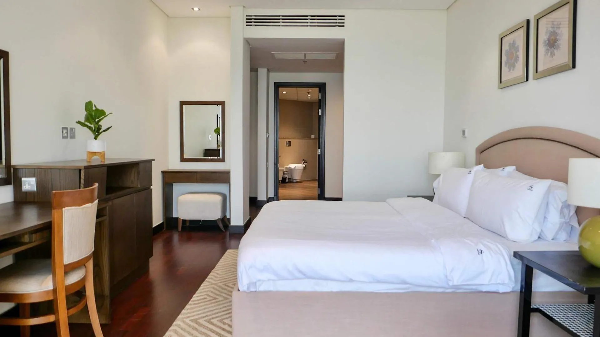 Oceanfront 2Br Apartment With Perfect Views Dubai